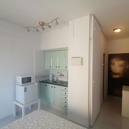 Lovely Apartment In Front Of The Beach. Фуэнхирола Экстерьер фото