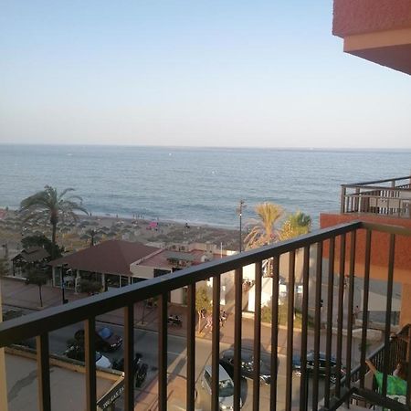 Lovely Apartment In Front Of The Beach. Фуэнхирола Экстерьер фото