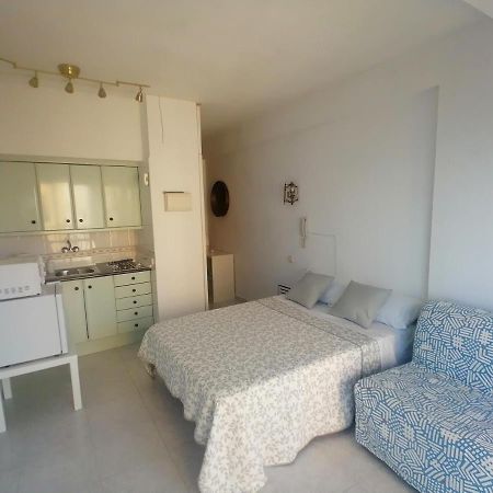 Lovely Apartment In Front Of The Beach. Фуэнхирола Экстерьер фото